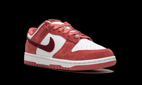 DUNK LOW WMNS "Valentine's Day"