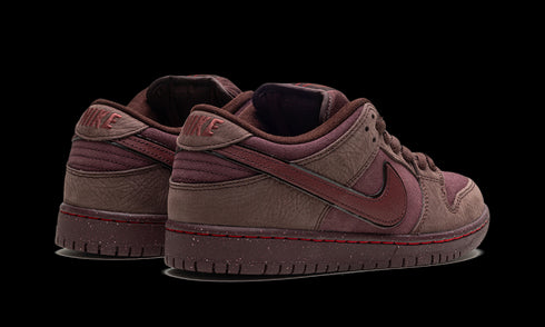 SB Dunk Low "City of Love"
