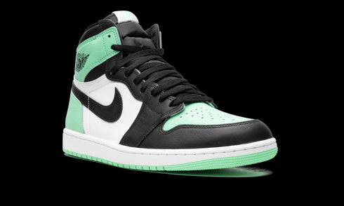 Air Jordan 1 Retro High OG "Green Glow"