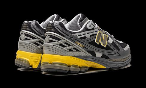 1906U "Castlerock Ginger Lemon"