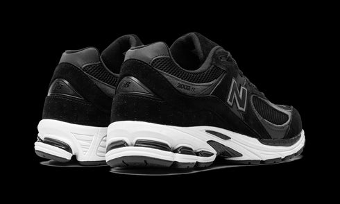 2002R "Black / Gunmetal"