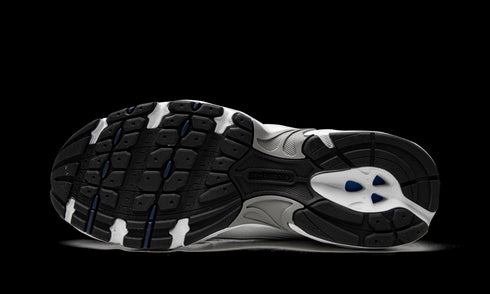 530 "WHITE/SILVER/NAVY"