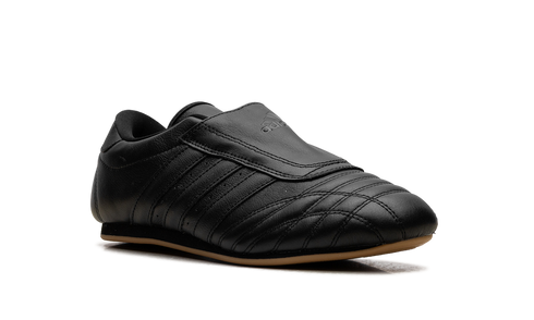 Taekwondo "Core Black / Core Black / Gum" JS4011