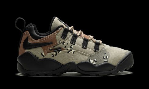 SB Darwin Low "Supreme - Khaki"