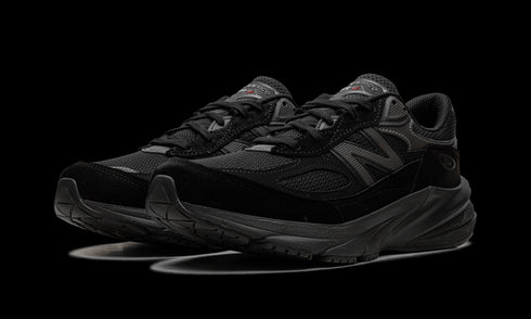 990 v6 "Triple Black"