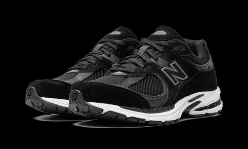 2002R "Black / Gunmetal"