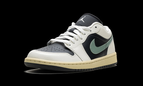 Air Jordan 1 Low WMNS "Jade Smoke"