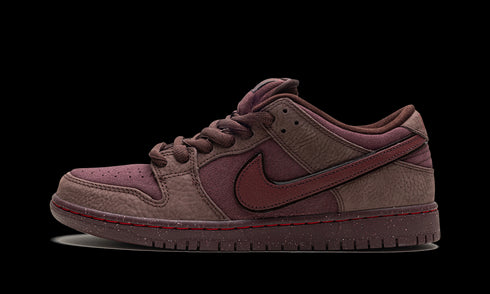 SB Dunk Low "City of Love"