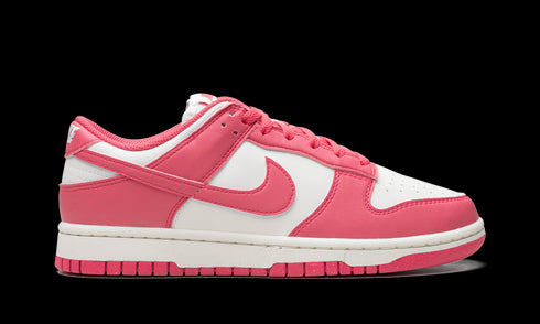 Nike Dunk Low. WMNS "Pink"