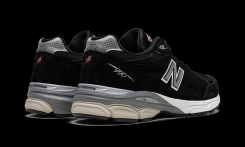 990v3 "Black / White"