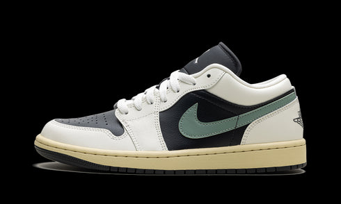 Air Jordan 1 Low WMNS "Jade Smoke"