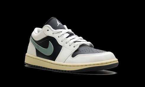 Air Jordan 1 Low WMNS "Jade Smoke"