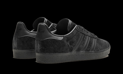 Gazelle "Triple Black" CQ2809