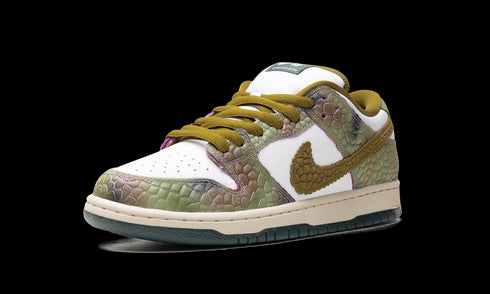 SB Dunk Low "Alexis Sablone - Chameleon"