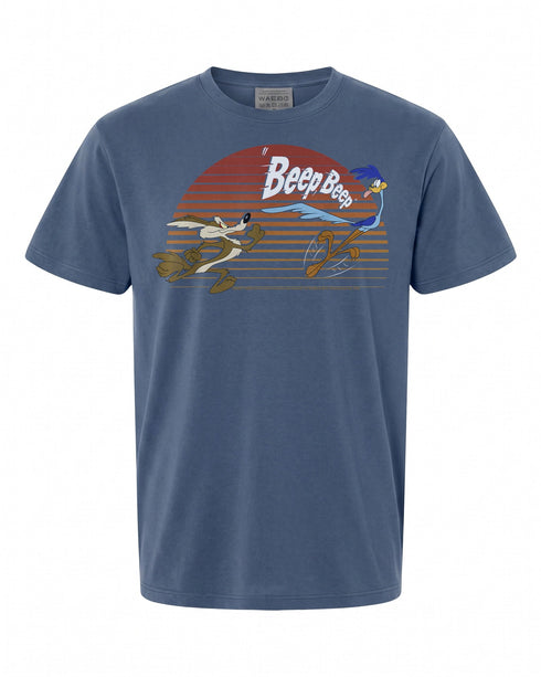 Looney Tunes Wile E. Coyote & Road Runner Sunset T-Shirt - Fun Design for Fans