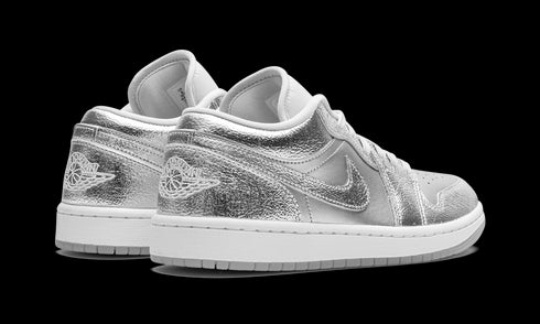 Air Jordan 1 Low SE WMNS "Metallic Silver"