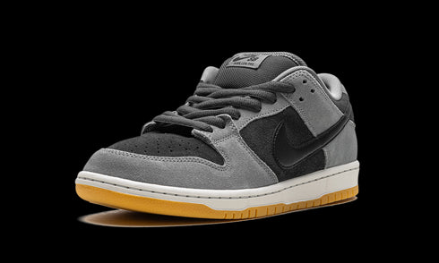 SB Dunk Low "Dark Smoke Grey"