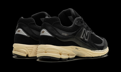 M2002R "Vintage Black White"