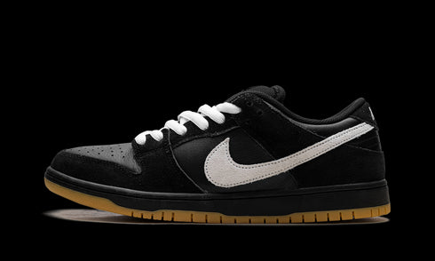 Dunk Low Pro SB "Black White Gum"