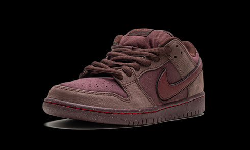 SB Dunk Low "City of Love"