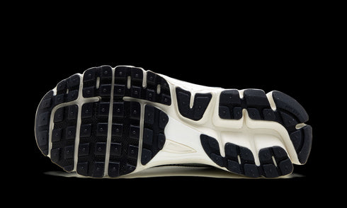 VOMERO 5 MNS WMNS "Photon Dust"