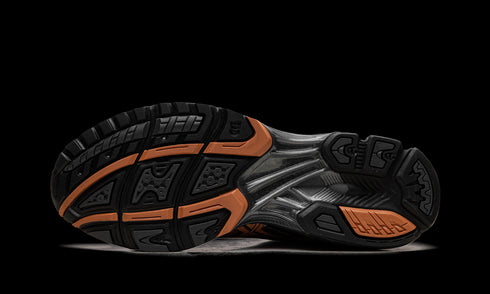 GEL-Nimbus 10.1 "Black Rust Orange"