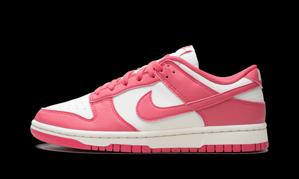 Nike Dunk Low. WMNS "Pink"