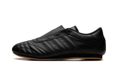 Taekwondo "Core Black / Core Black / Gum" JS4011