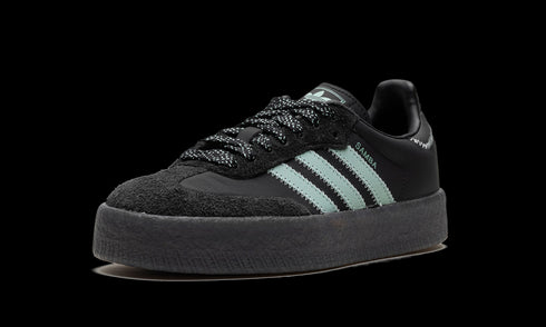 Sambae WMNS "Core Black Haze Green" IE9110