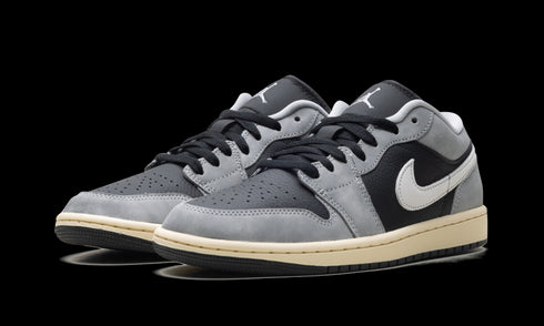 Air Jordan 1 Low SE "Light Smoke Grey" HQ2010 012