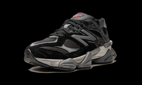 9060 "Black/Castlerock"