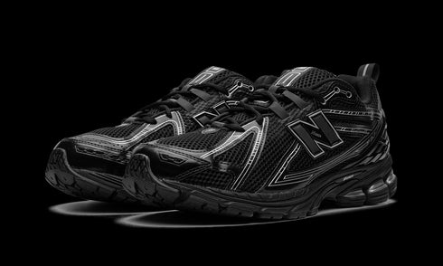 1906R "Black / Silver"