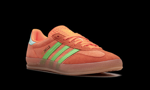 Gazelle Indoor WMNS "Solar Orange" JQ0193