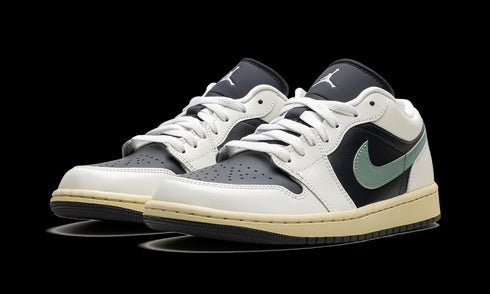 Air Jordan 1 Low WMNS "Jade Smoke"