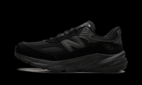 990 v6 "Triple Black"