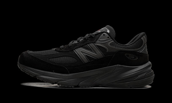990 v6 "Triple Black"