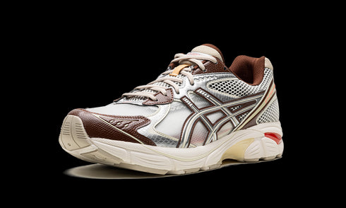 GT-2160 "Above the Clouds - Cream / Chocolate Brown"