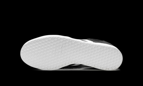 Gazelle 85 "Black/White" IE2166