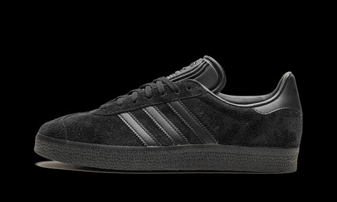 Gazelle "Triple Black" CQ2809