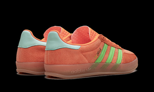 Gazelle Indoor WMNS "Solar Orange" JQ0193