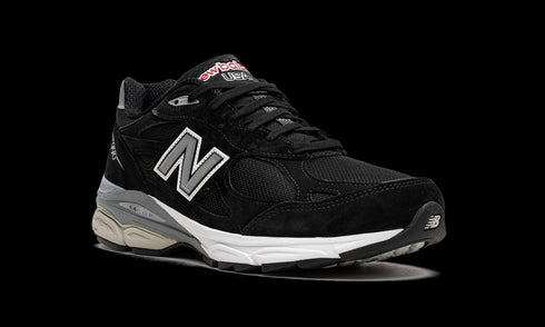 990v3 "Black / White"