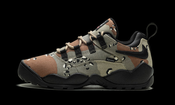 SB Darwin Low "Supreme - Khaki"