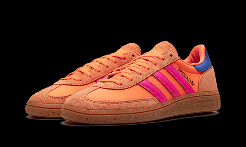 Handball Spezial WMNS "Solar Orange Lucid Pink"