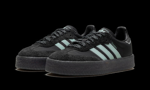 Sambae WMNS "Core Black Haze Green" IE9110