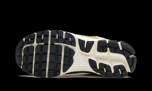 Zoom Vomero 5 WMNS "Metallic Gold"