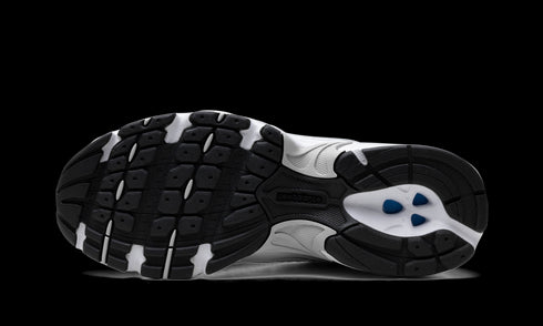 530 "White / Silver"