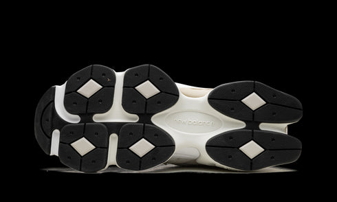 9060 "Sea Salt / Moonbeam"