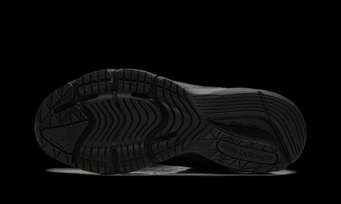 990 v6 "Triple Black"