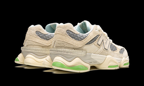 9060 "Bricks and Wood"