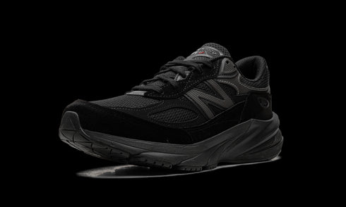 990 v6 "Triple Black"